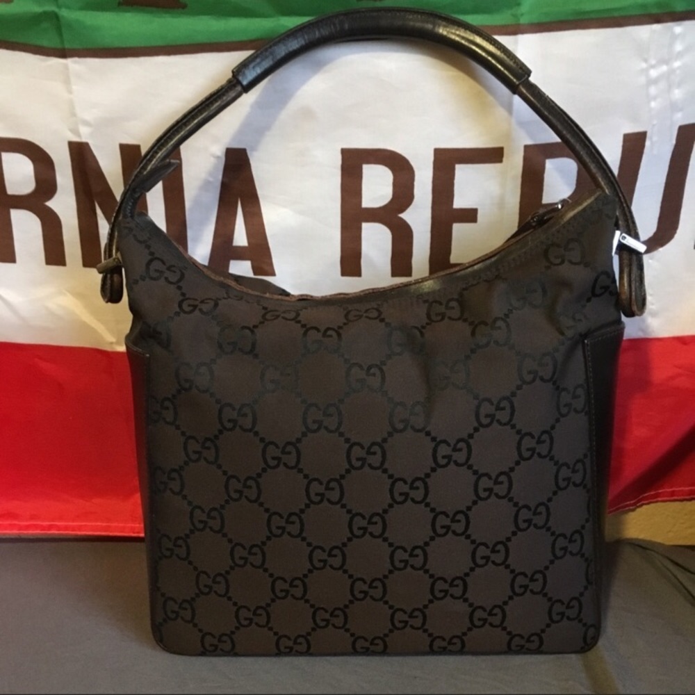 Authentic Gucci shoulder bag